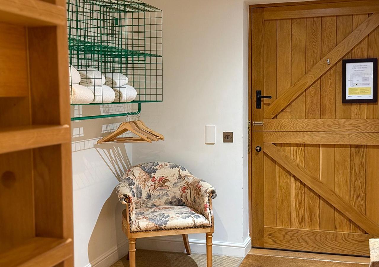 Hotel The Ridings At Theobalds Park Goff's Oak Esterno foto