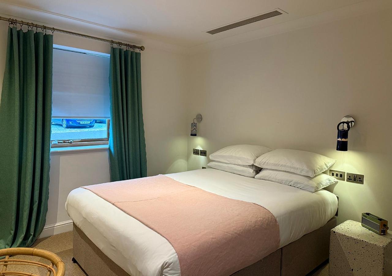 Hotel The Ridings At Theobalds Park Goff's Oak Esterno foto